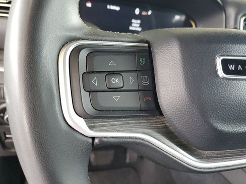 Used 2024 Jeep Wagoneer L Series II RWD image 25