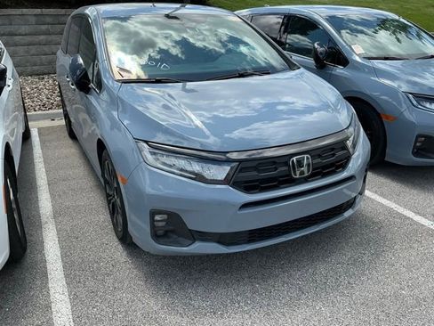 Used 2025 Honda Odyssey Sport-L image 3