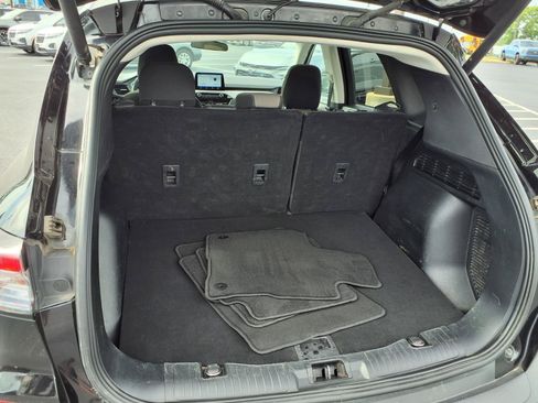 Used 2021 Ford Escape SE w/ Convenience Package FWD image 22