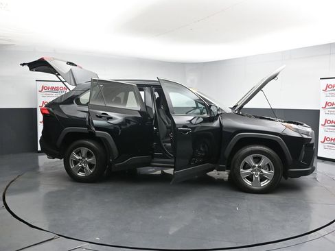 Used 2024 Toyota RAV4 XLE FWD image 39