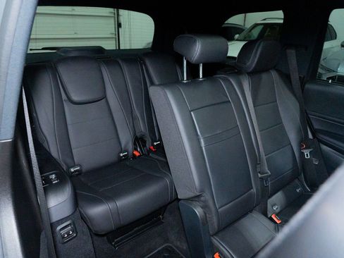 Used 2020 Mercedes-Benz GLS 450 4MATIC w/ Convenience Package image 34