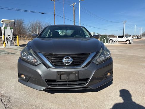 Used 2018 Nissan Altima 2.5 SR w/ SR Special Edition image 2