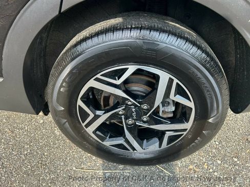 Used 2024 Kia Sportage LX AWD/4WD image 46