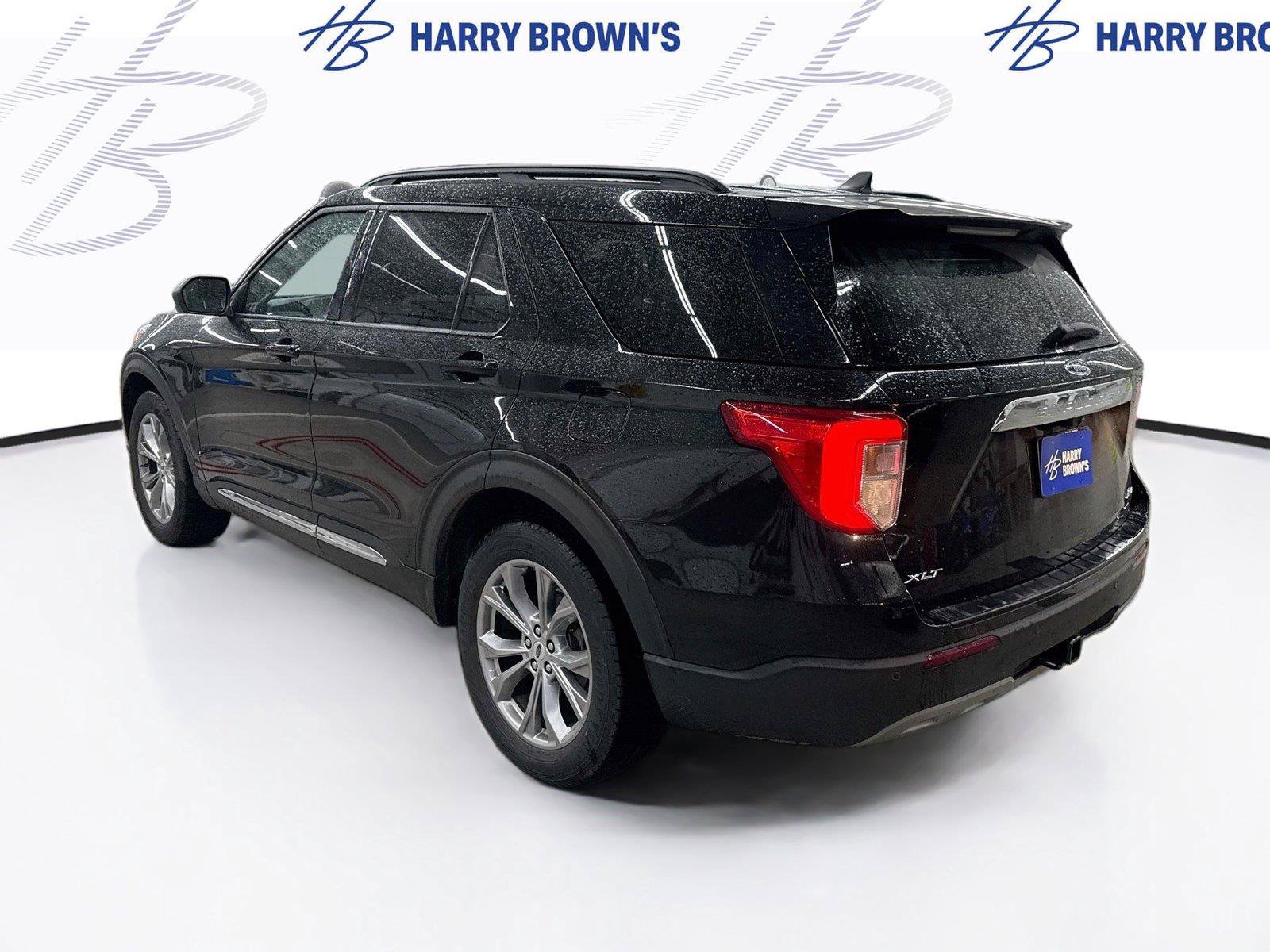 Used 2021 Ford Explorer XLT w/ Equipment Group 202A AWD/4WD image 2