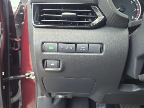 Used 2024 Nissan Sentra SV FWD image 22