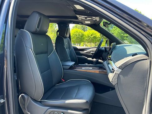 Used 2023 Cadillac Escalade Premium Luxury RWD image 52