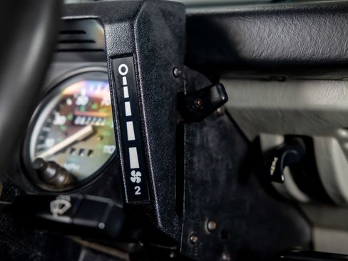 Used 1994 Land Rover Defender 90 image 21