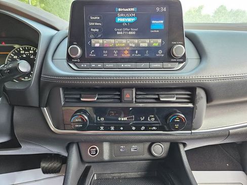 Used 2023 Nissan Rogue SV AWD/4WD image 23