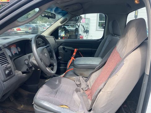 Used 2007 Dodge Ram 1500 Truck ST RWD image 3