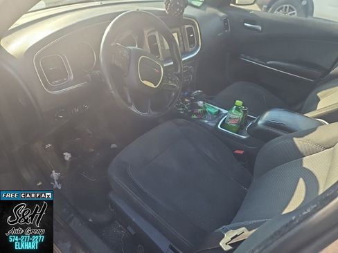 Used 2015 Dodge Charger SE RWD image 8
