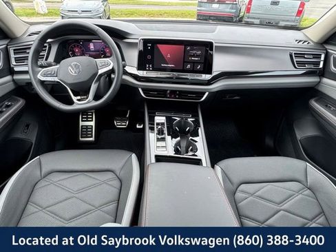 Certified 2025 Volkswagen Atlas Peak Edition SE AWD/4WD image 15