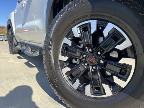 Certified 2024 Nissan Frontier Pro-X w/ Technology Package image 9