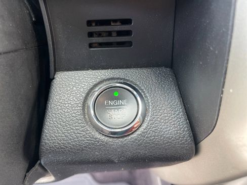 Used 2015 Ford F150 Lariat image 34