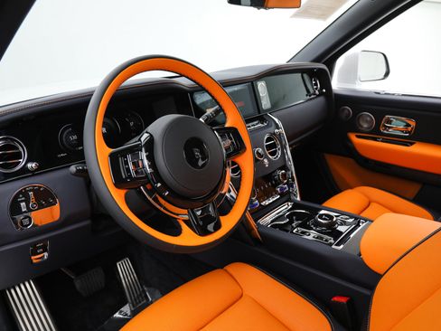 Used 2026 Rolls-Royce Cullinan image 2