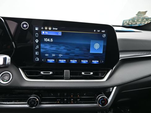 Used 2026 Chevrolet Equinox LT FWD image 19