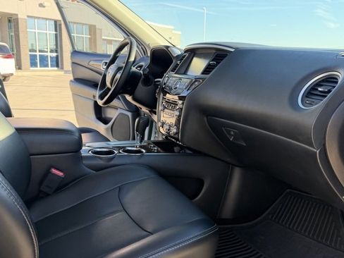 Used 2014 Nissan Pathfinder Platinum w/ Platinum Premium Package image 13
