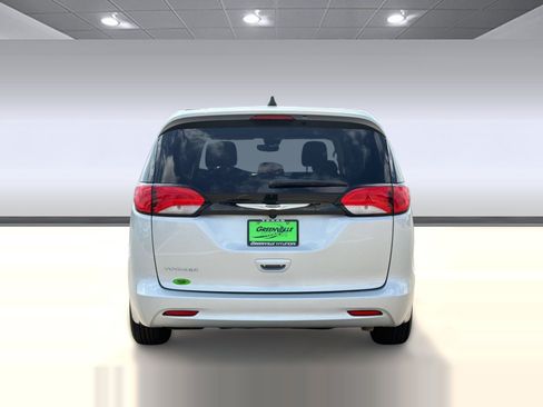 Used 2024 Chrysler Voyager LX FWD image 10