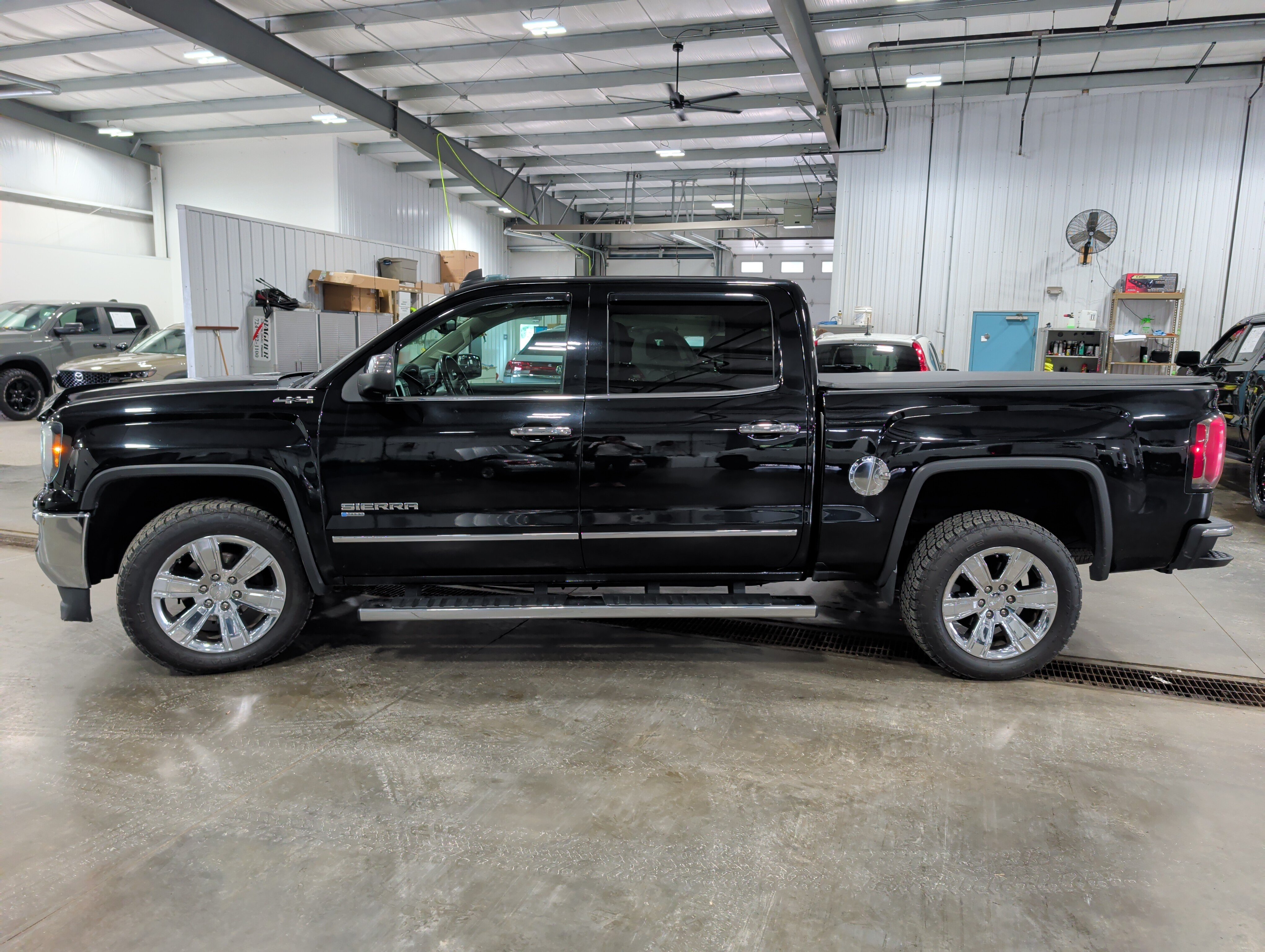 Used 2018 GMC Sierra 1500 SLT AWD/4WD image 5