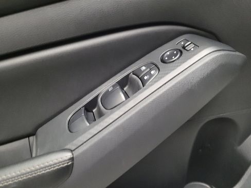 Used 2025 Nissan Altima 2.5 SV FWD image 27