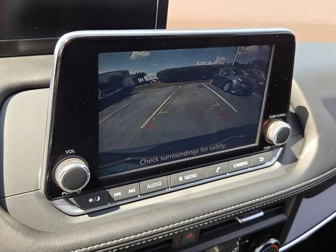 Used 2023 Nissan Rogue S FWD image 18