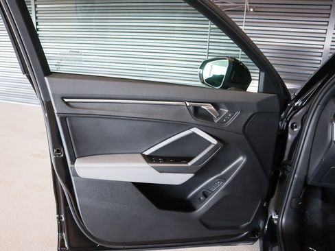 Used 2025 Audi Q3 2.0T Premium w/ Convenience Package image 28