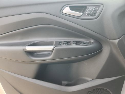 Used 2018 Ford Escape Titanium image 25