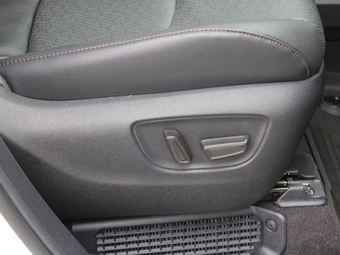 Used 2025 Toyota Sienna Platinum image 22