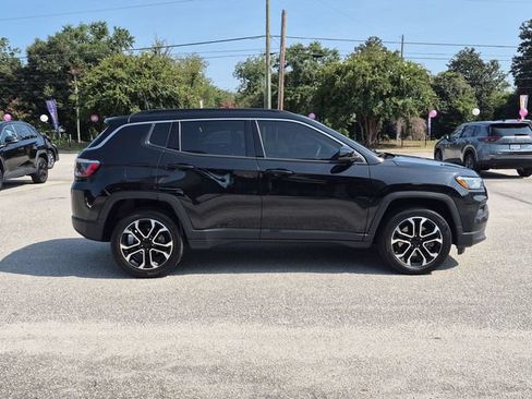 Used 2023 Jeep Compass Limited AWD/4WD image 2
