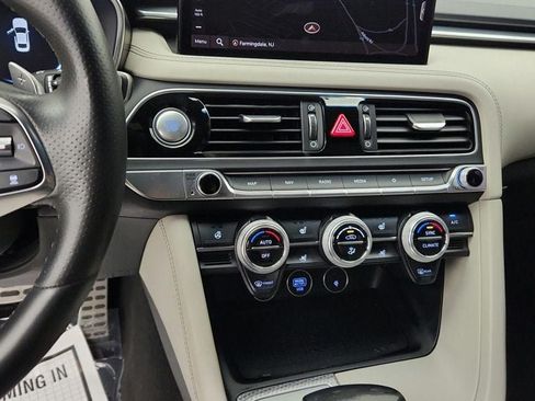 Used 2022 Genesis G70 3.3T RWD image 18