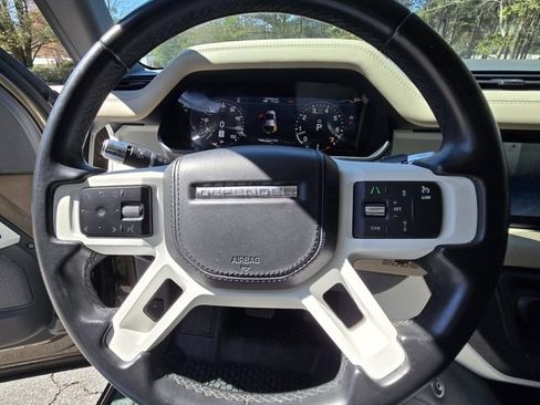 Used 2020 Land Rover Defender 110 HSE image 27