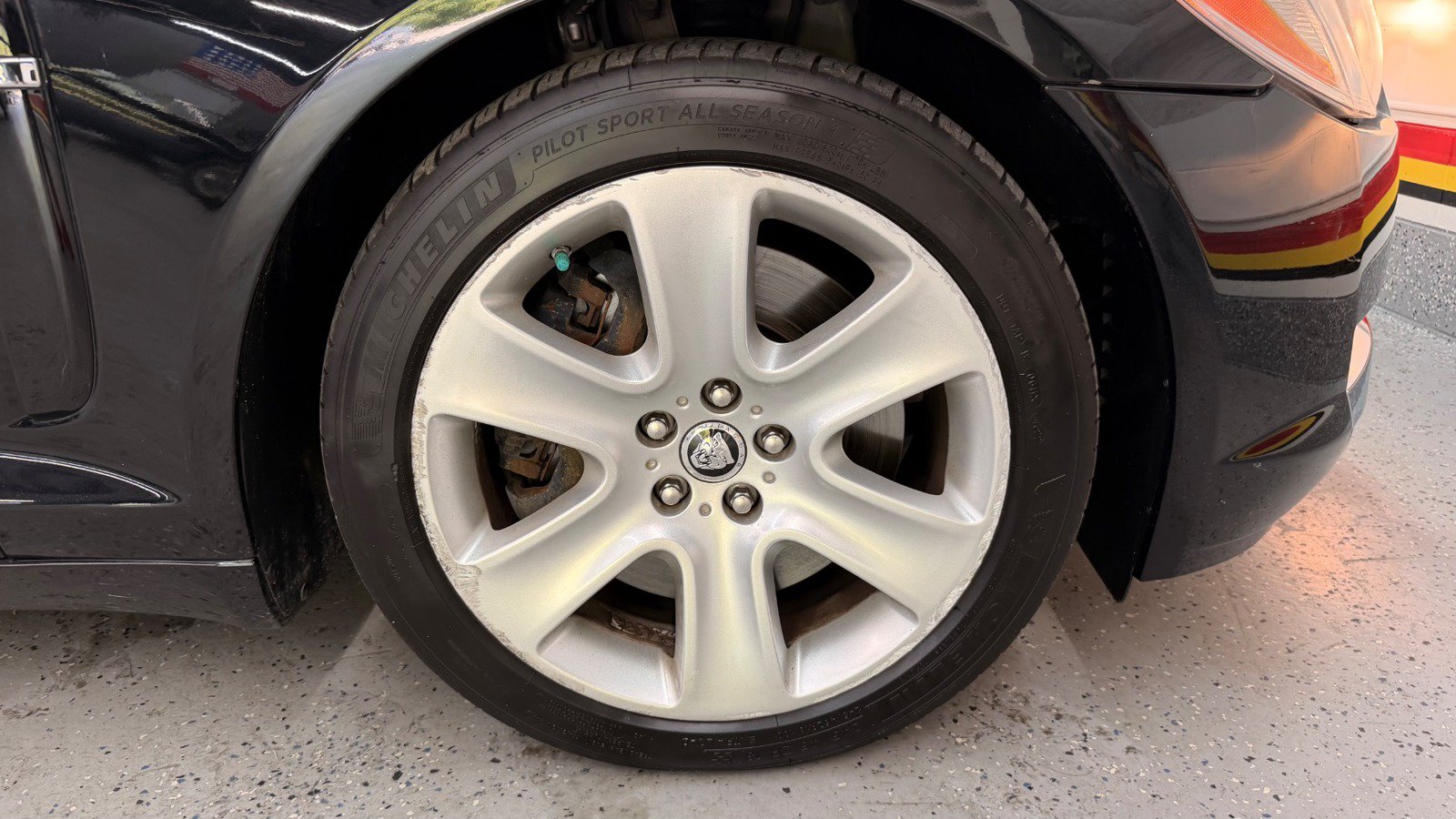 Used 2011 Jaguar XF RWD image 17