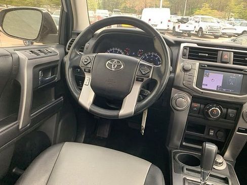 Used 2018 Toyota 4Runner SR5 Premium image 39