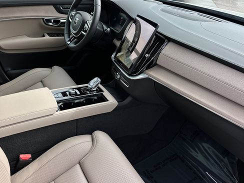 New 2026 Volvo XC90 T8 Ultra w/ Lounge Package AWD/4WD image 15