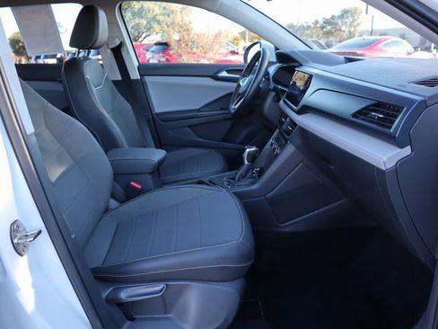 Used 2024 Volkswagen Taos SE image 19