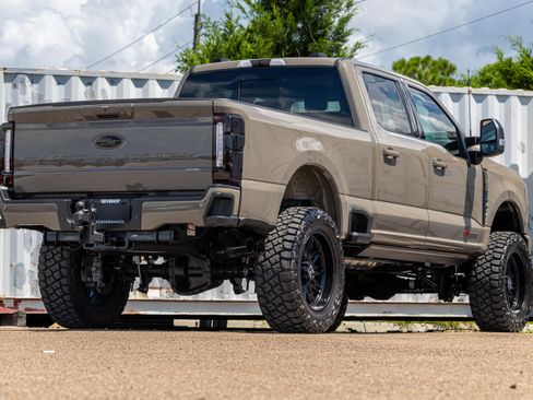 Used 2026 Ford F250 Lariat w/ Lariat Ultimate Package AWD/4WD image 4