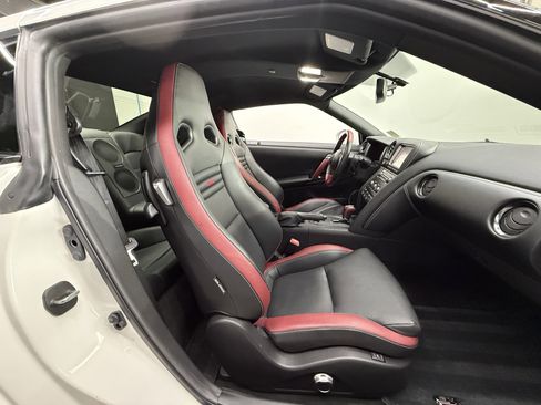 Used 2016 Nissan GT-R Black Edition AWD/4WD image 40