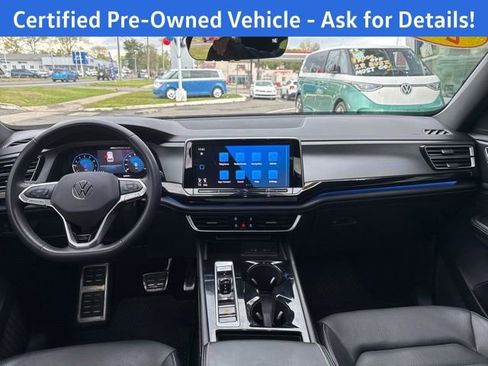 Certified 2024 Volkswagen Atlas Cross Sport SEL R-Line AWD/4WD image 9