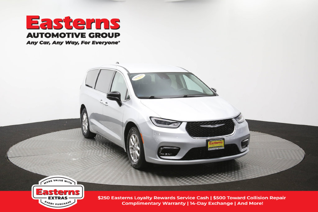 Used 2024 Chrysler Pacifica Touring-L FWD image 50