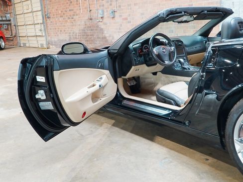 Used 2011 Chevrolet Corvette Grand Sport w/ Preferred Equipment Group RWD image 38