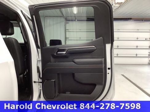Used 2024 GMC Sierra 1500 AT4 w/ AT4 Preferred Package image 8