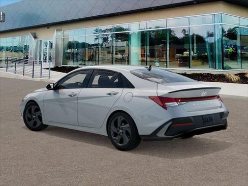 New 2026 Hyundai Elantra SEL Sport FWD image 5