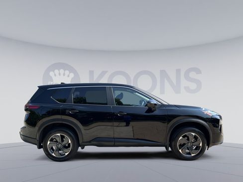 Used 2024 Nissan Rogue SV AWD/4WD image 8