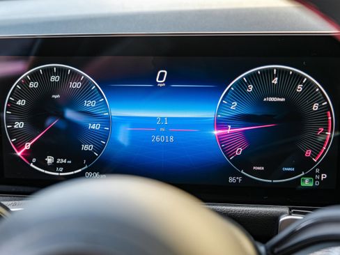 Used 2024 Mercedes-Benz GLB 250 image 17