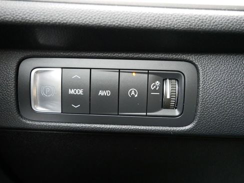 Used 2024 Chevrolet Traverse LT image 20