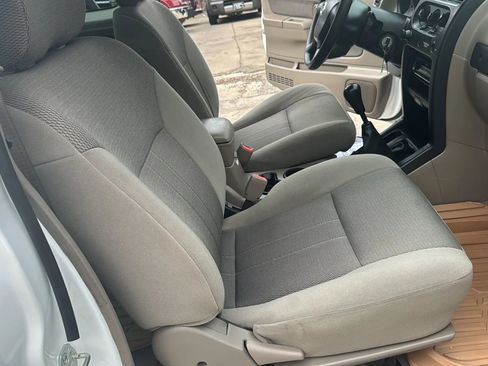 Used 2004 Nissan Frontier XE w/ (BGP) Basic Gear Pkg RWD image 17