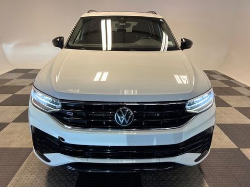 Used 2023 Volkswagen Tiguan SE R-Line FWD image 2
