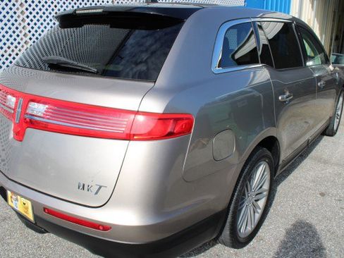 Used 2018 Lincoln MKT AWD w/ Technology Package image 6
