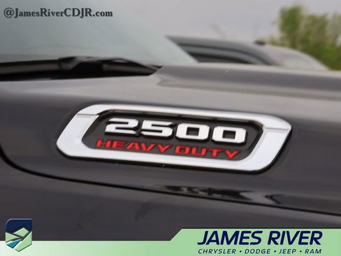 Used 2024 RAM 2500 Tradesman w/ Chrome Appearance Group image 9