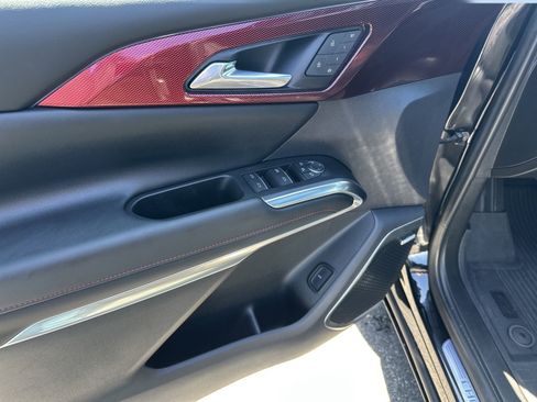 Used 2024 Chevrolet Traverse RS w/ LPO, Floor Liner Package image 10