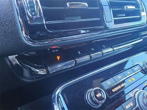 Used 2019 Lincoln Navigator L Reserve image 35